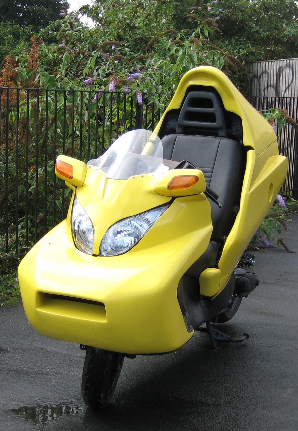 2010 Cmax front view
